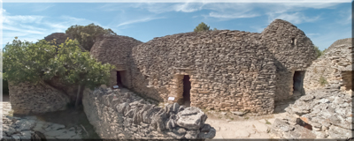 Gordes (84-Vaucluse) - Le village des Bories