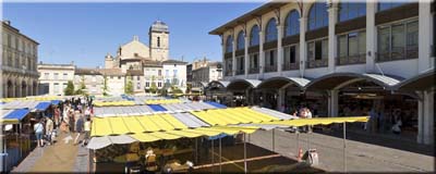 Marmande (47 - Lot-et-Garonne) - Place du marché