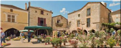 Monpazier (24 - Dordogne) - Foire aux Fleurs place des Cornières (2018)